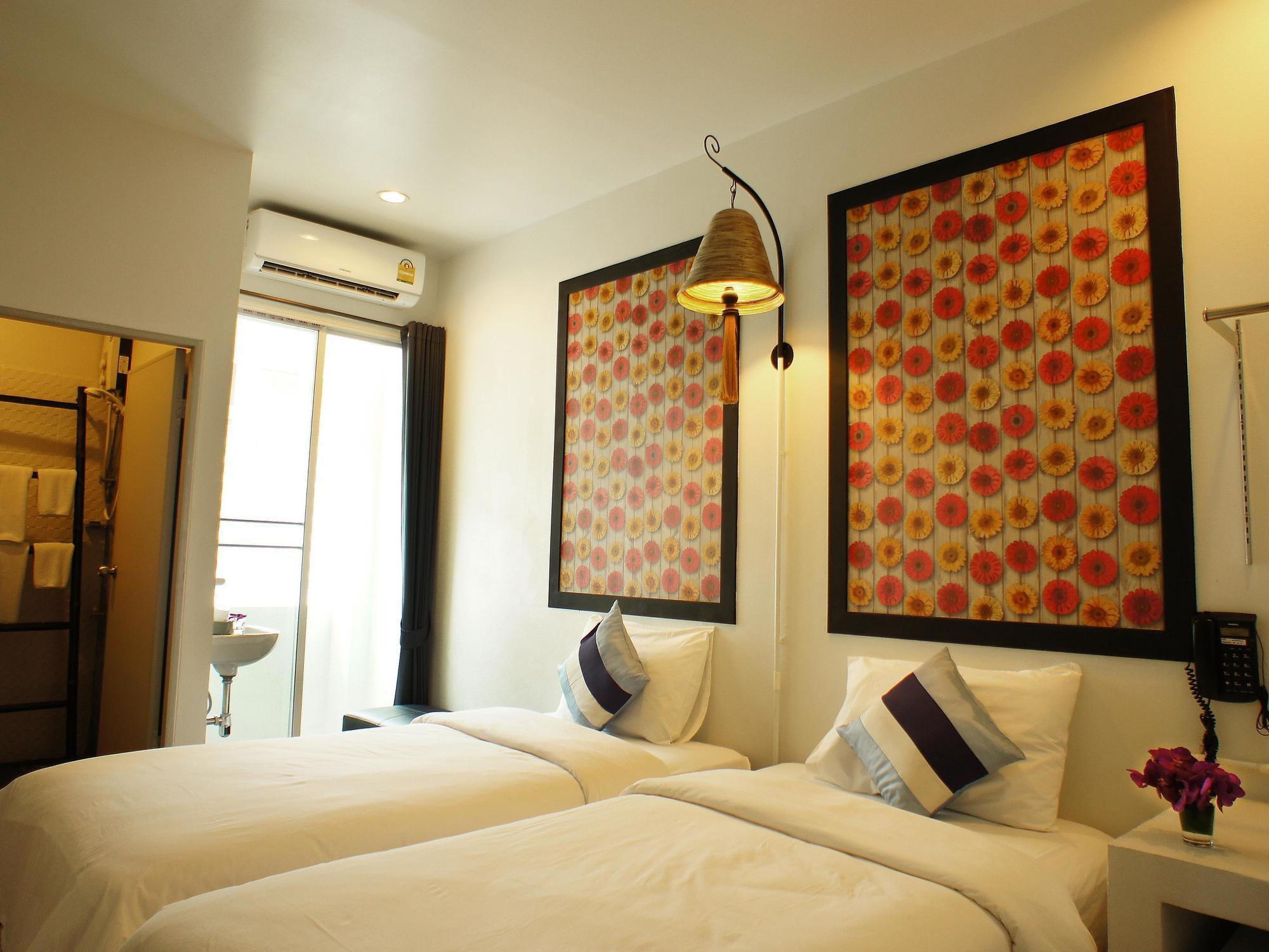Walking Street Residence - Sha Extra Plus Чиангмай Екстериор снимка